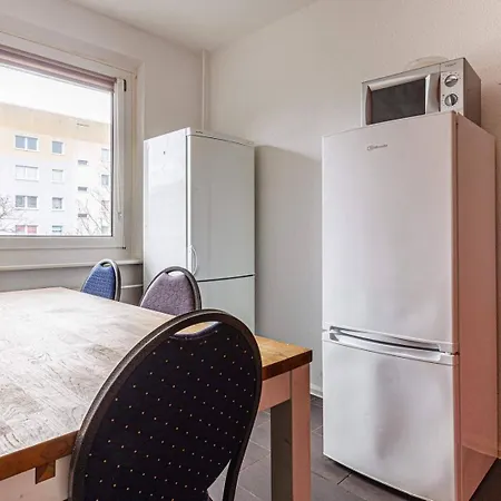 Zuhause In Gruenau - Vollmoebliert - Bei Dkn Leipzig