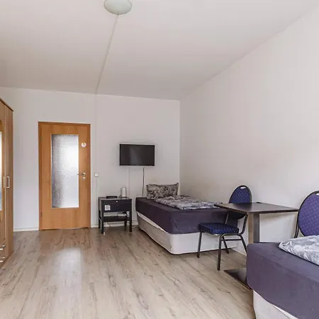 Zuhause In Gruenau - Vollmoebliert - Bei Dkn *